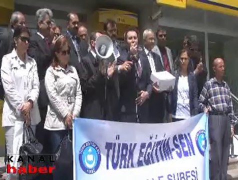 TÜRK EĞİTİM SEN EYLEMİ PTT ÖNÜDE