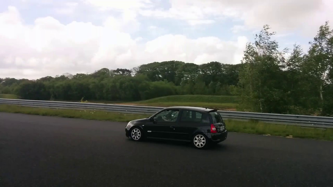 Circuit Fay de Bretagne - Passage Stands 02 - 07.05.2014