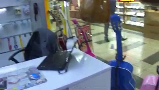 Esmercan-Gül olmaz olsun (Esmer Can'ın Aşık ERCAN Müzik Merkezi Ziyaretinde Kızım Hasret'in kamerasından)