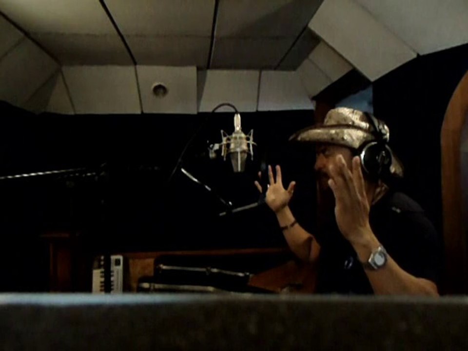 Filme - Júlio César colocando a segunda vôz na música Domínio de Henrique e Júlio César