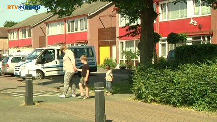 下载视频: Kinderen dagelijks bijna aangereden - RTV Noord