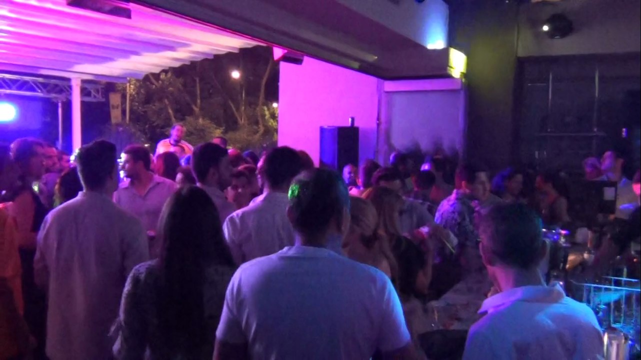 To γλέντι στο Q Lounge (4)