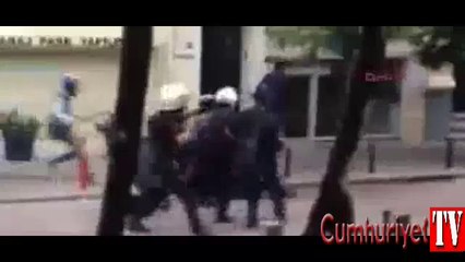 Eylemci ile sivil polis böyle boğuştu