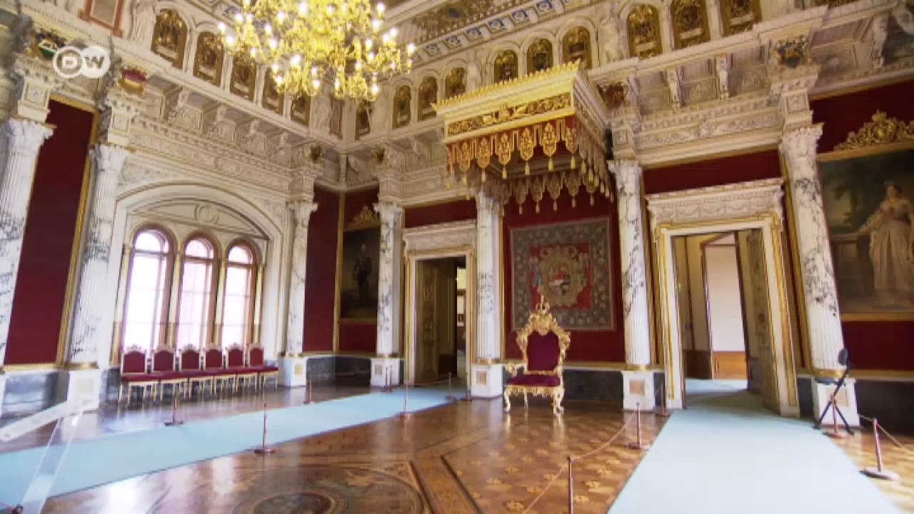 Schwerin: schlossstadt mit zwölf seen | hin & weg