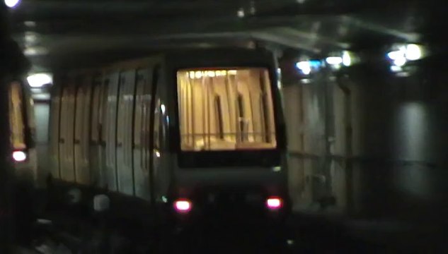 VAL208 : Manœuvre à la station Borderouge sur la ligne B du métro de Toulouse