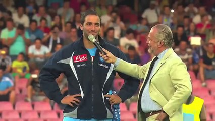 Napoli present Higuain, Benitez and Pepe Reina