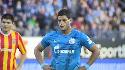 Brazilian star Hulk dives again!