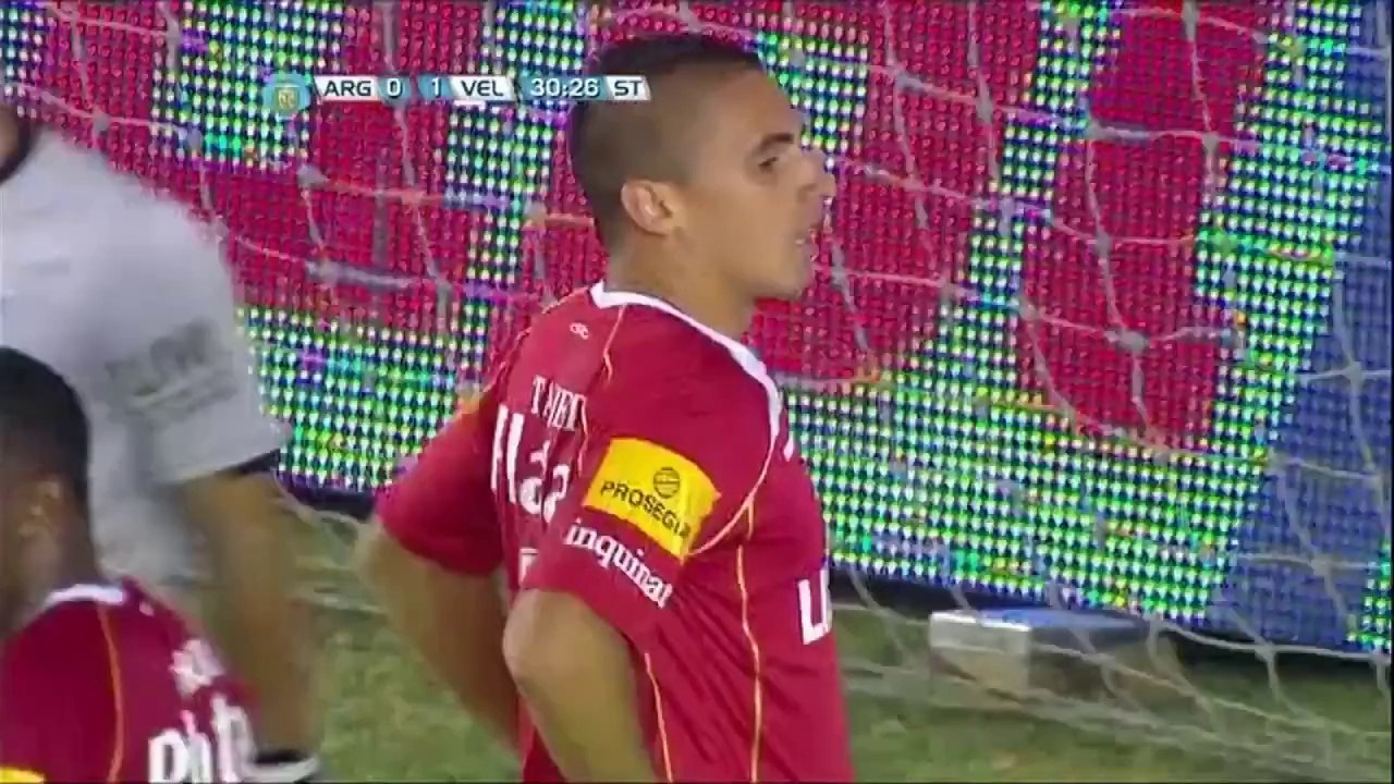Argentinos Juniors v Vélez Sársfield 0-1 | Argentine Primera Division Highlights | 09-02-12