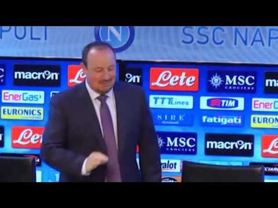 Napoli: Benitez regala mimose in conferenza stampa