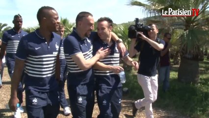 Télécharger la video: Coupe du monde 2014 : Ribéry souffrant, les supporteurs des Bleus gardent espoir