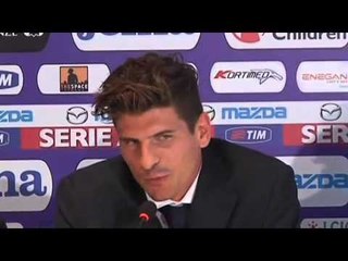 Bolgia viola per Gomez che in italiano dice: 'Sono fiorentino, voglio vincere'