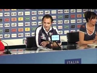 VIDEO Prandelli si innervosisce per i troppi clic