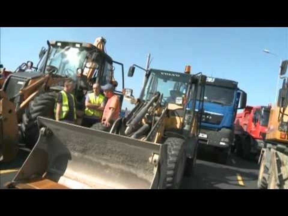 VIDEO La protesta dei lavoratori di Euro 2012