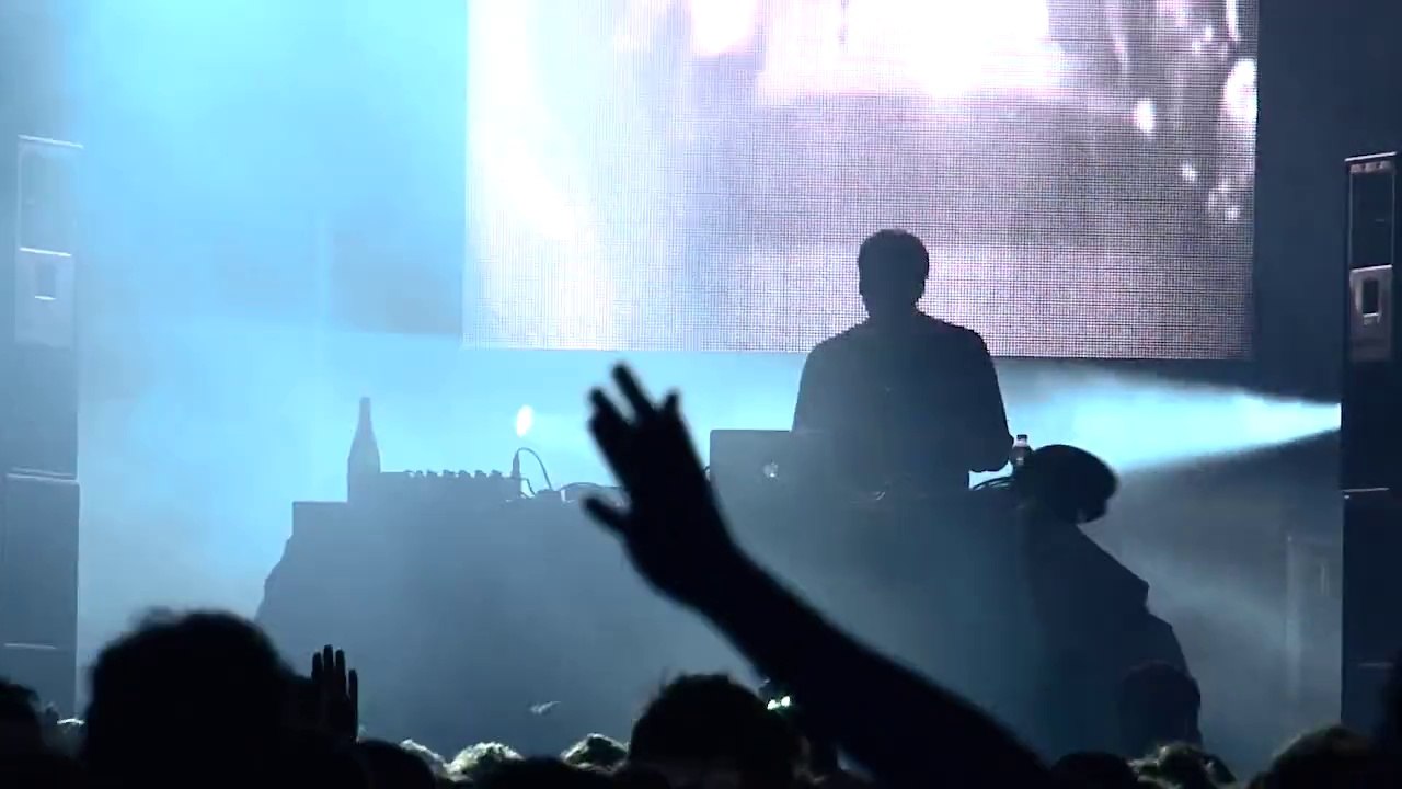 Machinedrum live