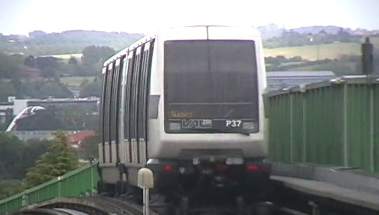 VAL208 : Départ de la station Jolimont sur la ligne A du métro de Toulouse