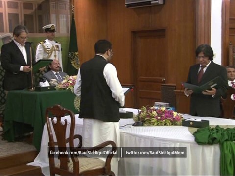 Rauf Siddiqui Taking Oath as Provincial Minister for Industries & Commerce at Governor House, Sindh (22-04-2014)