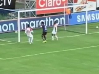 Fernando Guerrero scores Amazing Goal from impossible position vs Liga de Loja HD