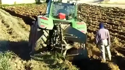 fendt Plowing