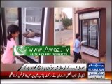 Saudia Arabia - Man installs 'charity fridge' outside his house to help the