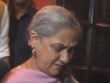 ANGRY Jaya Bachchan MISBEHAVES With The Press | Latest Bollywood Gossip
