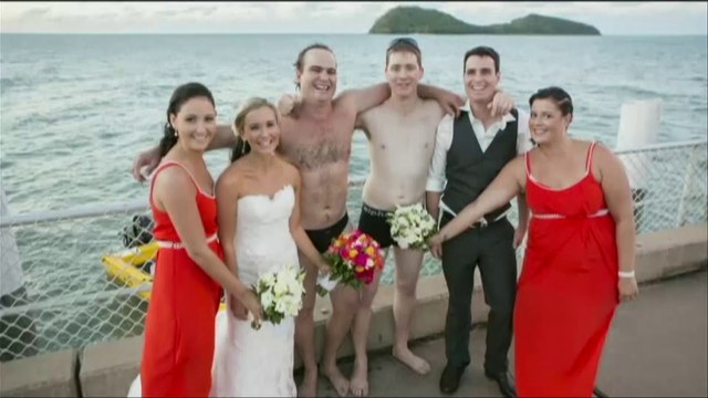 Australie : 2 garçons d'honneur volent la vedette aux mariés