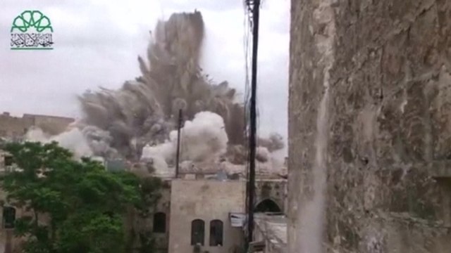Syrian rebels blow up Aleppo hotel used by army