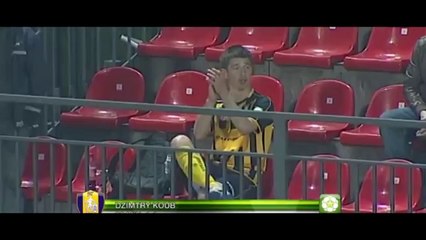 Golü attıktan sonra tribüne çıkıp kendini alkışladı