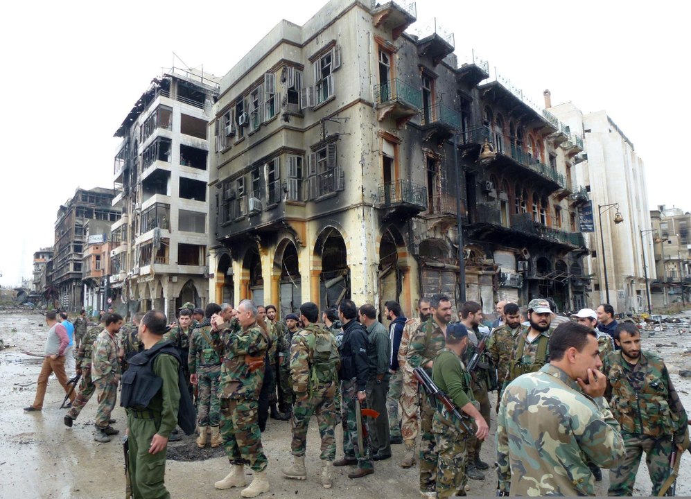 Syrie : à Homs, les derniers rebelles quittent une ville dévastée