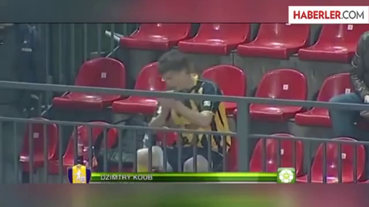 Litvanyalı Golcü Önce Gol Attı Sonra Tribüne Çıkıp Alkışladı