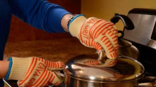 Pointers To Make Cooking Even Better With Kitchen Gloves
