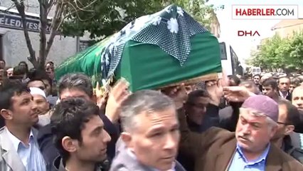 Annesi Kamyonun Altında Kaldı O Son Anda Kurtuldu