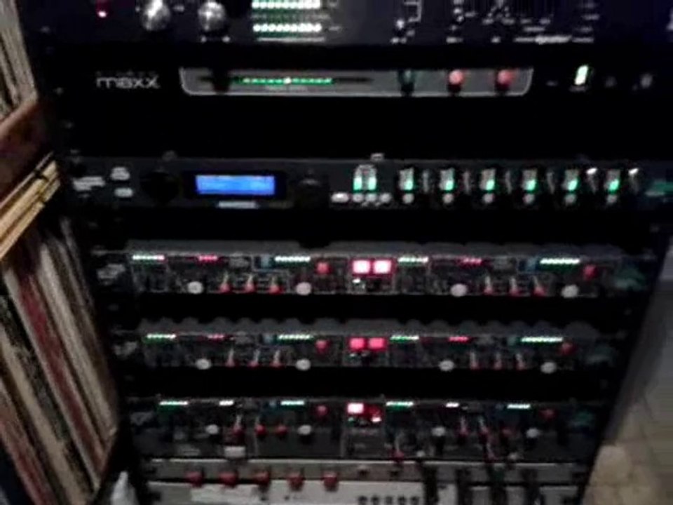 Voici le tout premier système VZ30 à filtrage numérique ! BSS FDS 336t & DPR 402 / REGISCENE VZ