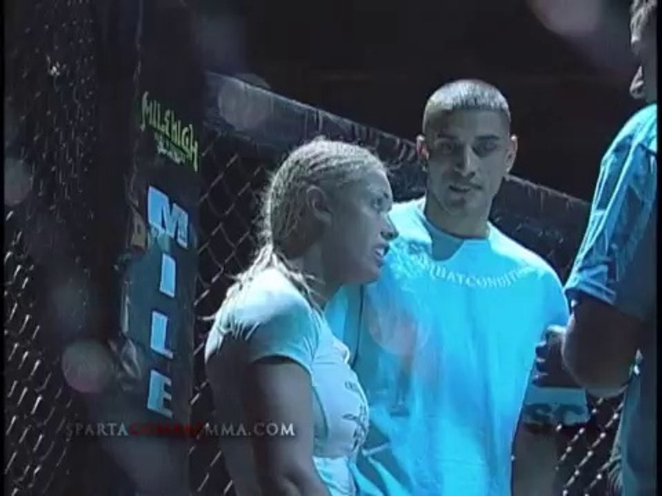 Shannon Sinn vs Courtney Himes