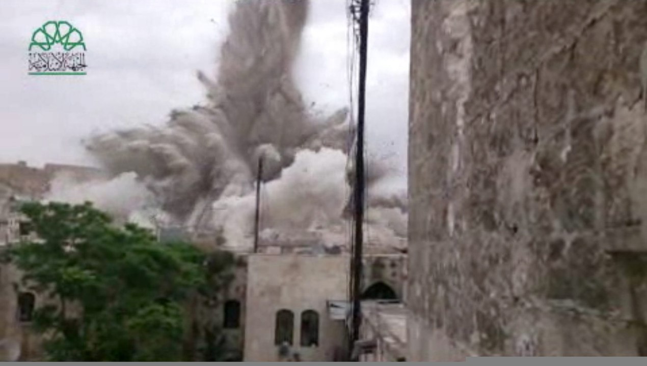 Syrie : l'hôtel Carlton d'Alep détruit par une explosion