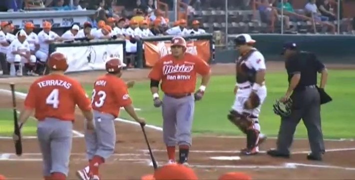 Home Run de Mario Valenzuela de Diablos Rojos del Mexico (08-04-2014)