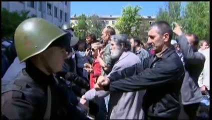 Ukraine : les pro-Russes reprennent  la mairie de Marioupol