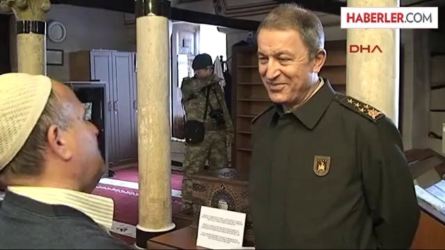 Kara Kuvvetleri Komutanı Orgeneral Akar, Kosova'da Osmanlı'dan Kalma Tarihi Sinan Paşa Camiini...