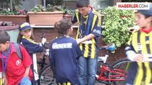 Fenerbahçeli Futbolcular, Depremzede Çocuklarla Bir Araya Geldi