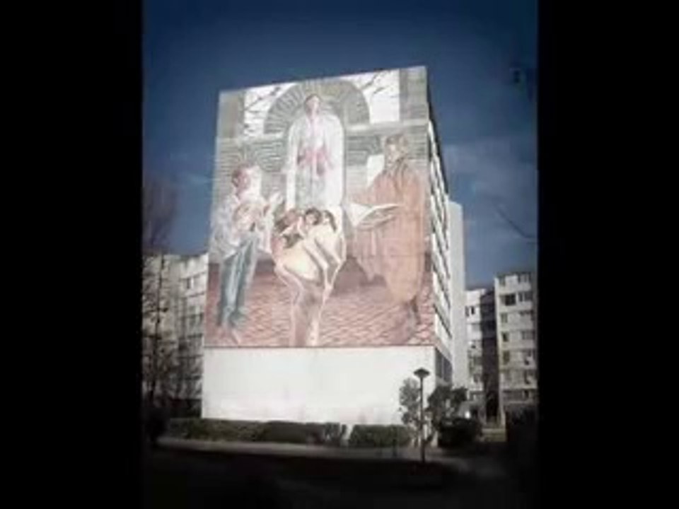 Saint-Denis (93) : visite de la cité "Les Francs-Moisins"