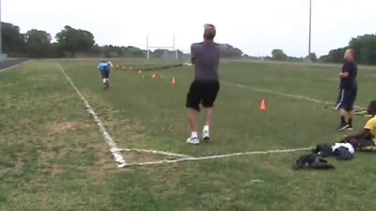 So hilarious Bungee prank : poor little soccer player!