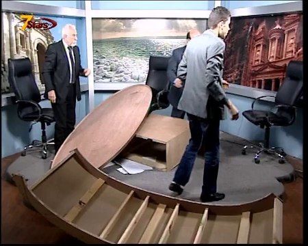 Bagarre de politiques - Débat qui tourne mal!