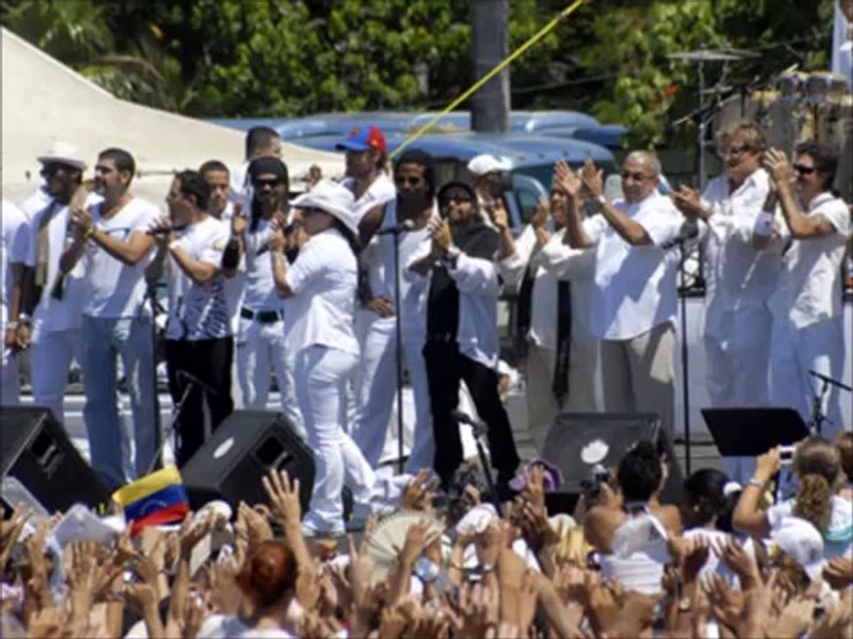 Los Van Van Aquí el que Baila Gana