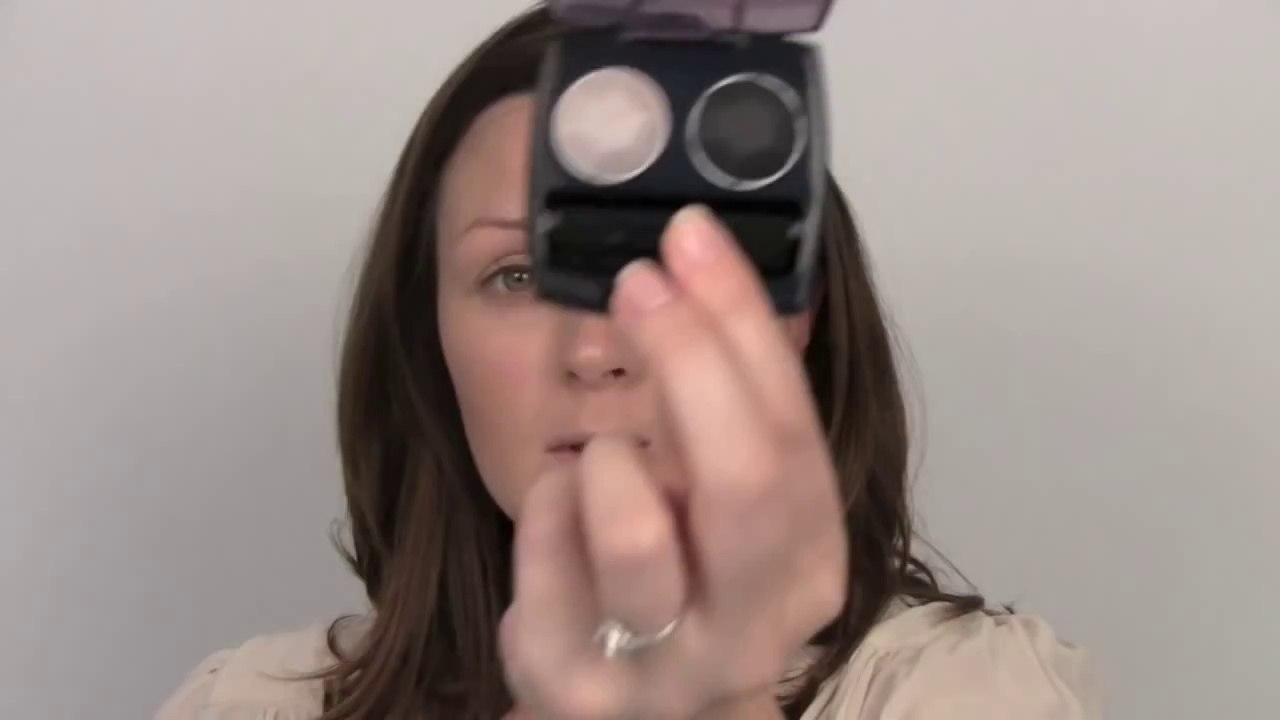 10 Minute Make-up - Mila Kunis Smokey Eyes