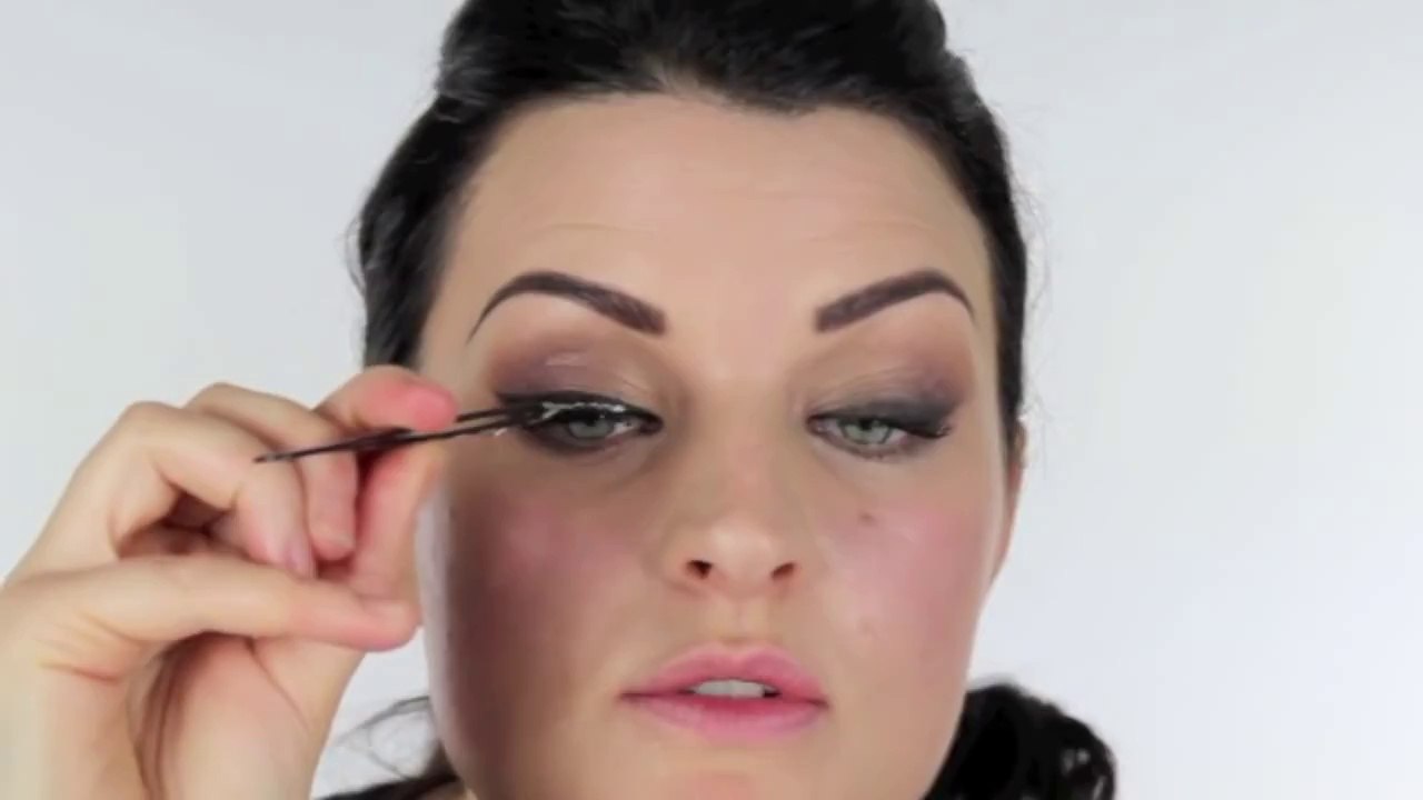 MEGAN FOX MAKE-UP TUTORIAL