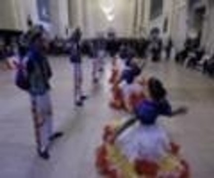 Grand Central'da dans gösterisi