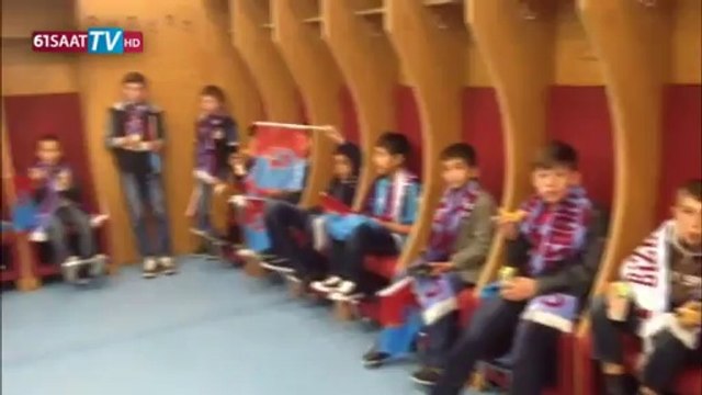 Diyarbakırlı fanatik çocuklar Avni Aker soyunma odalarına