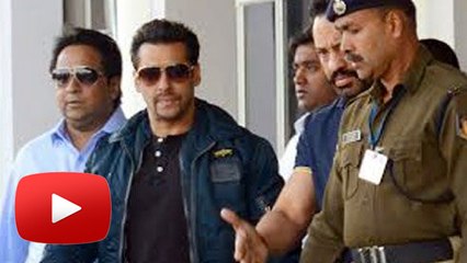 Cops Click SELFIES With Salman Khan - TAKE A LOOK