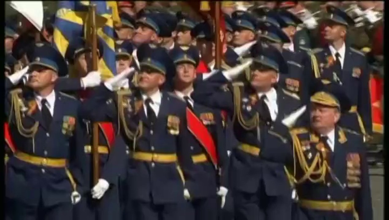 Commémoration : Moscou montre ses muscles en pleine crise ukrainienne