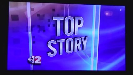 News Reporter Draws P.nis!