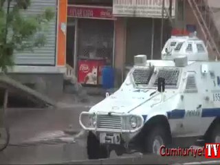 MOBESE direği aracın üstüne düştü, olaylar çıktı